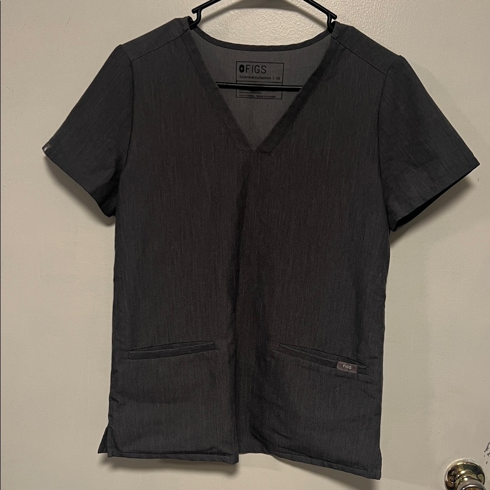 Figs Technical collection Casma 3pocket VNeck Short Sleeve Scrub Top Graphite XS